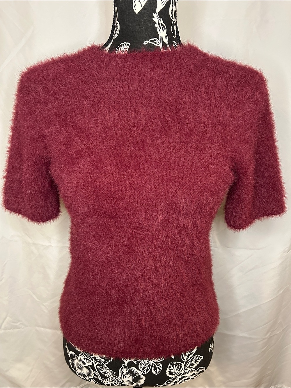 Kensie Soft Maroon Short Sleeve Crew Neck Fuzzy Sweater Small S